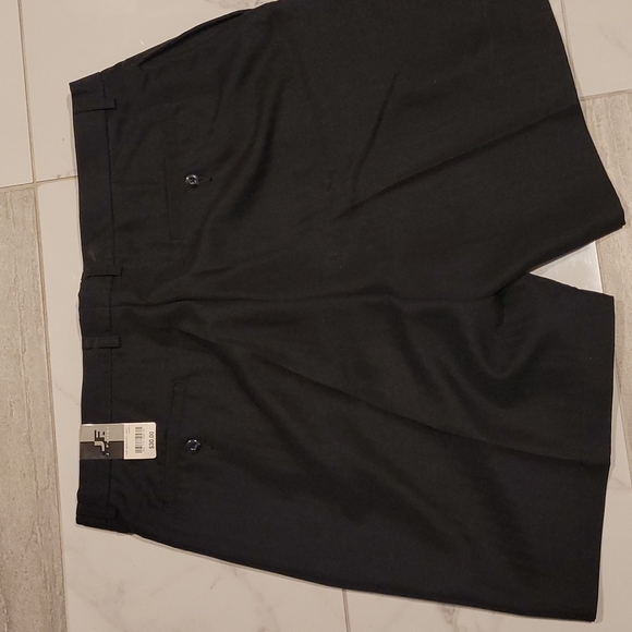 MEN'S Classic Dress Shorts| waist 38 - Picture 4 of 5